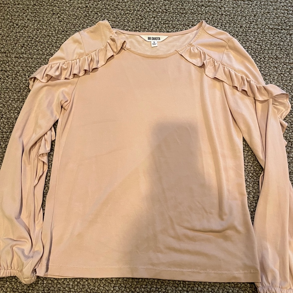 BB Dakota Ruffle Top